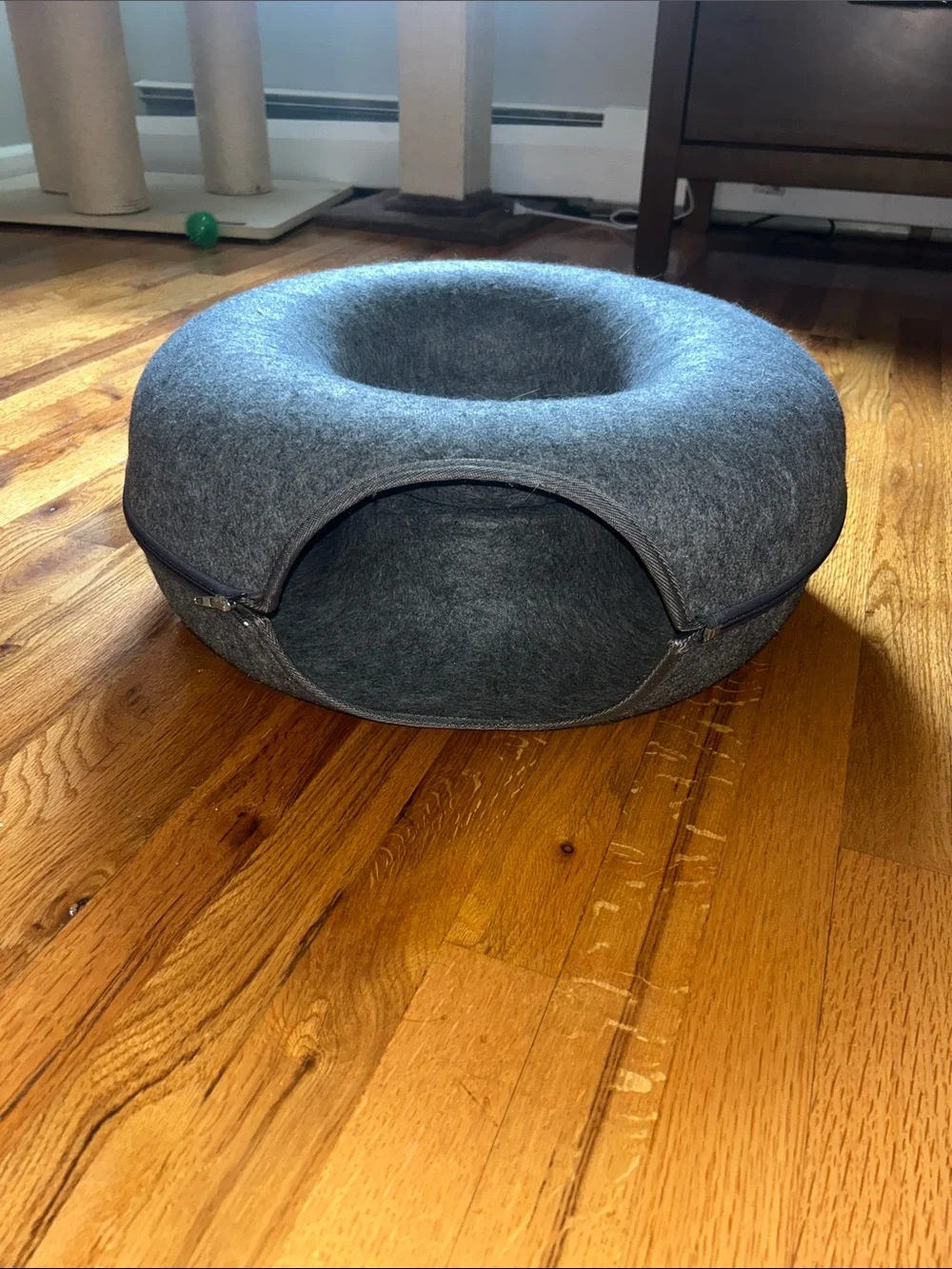 Cozy Gray Felt Donut Pet Bed - Comfortable Hideaway